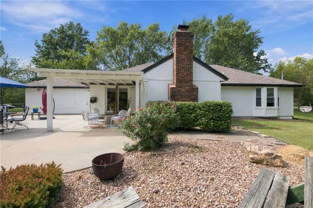 Photo 40 of 69 - 19475 Hardy Street, Overland Park, KS 66085