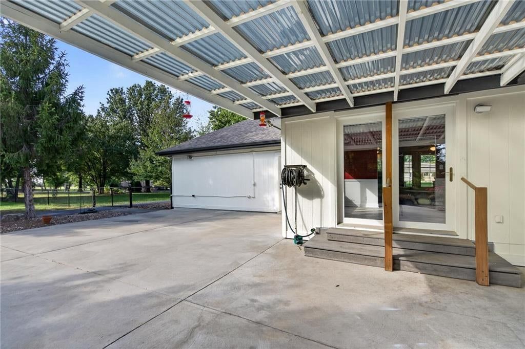 Photo 42 of 69 - 19475 Hardy Street, Overland Park, KS 66085