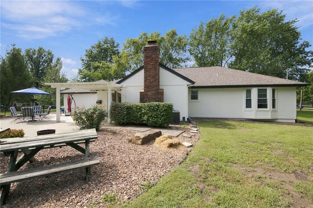 Photo 45 of 69 - 19475 Hardy Street, Overland Park, KS 66085