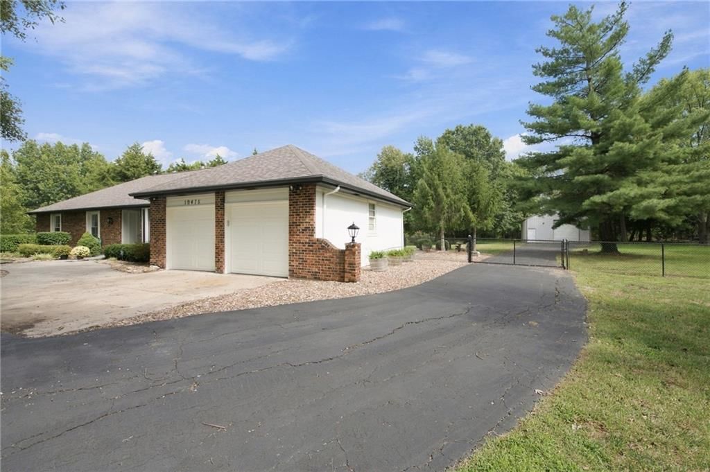 Photo 66 of 69 - 19475 Hardy Street, Overland Park, KS 66085