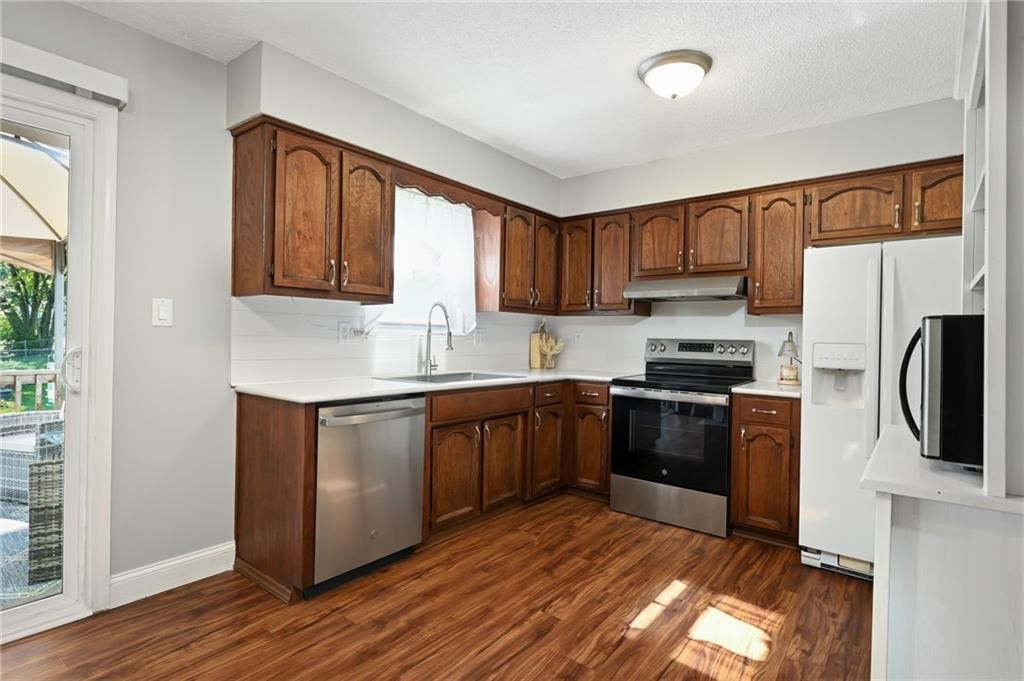 Photo 11 of 24 - 919 NE 114th Street, Kansas City, MO 64155