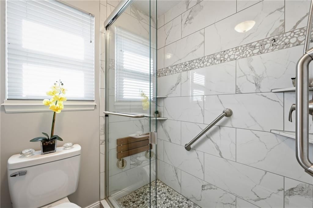 Photo 21 of 24 - 919 NE 114th Street, Kansas City, MO 64155