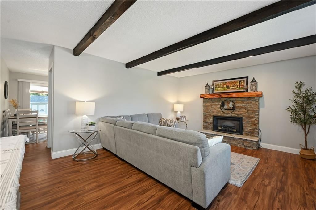Photo 7 of 24 - 919 NE 114th Street, Kansas City, MO 64155