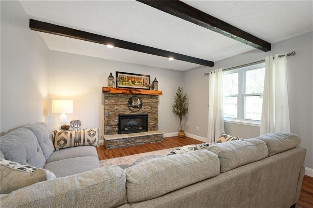 Photo 8 of 24 - 919 NE 114th Street, Kansas City, MO 64155
