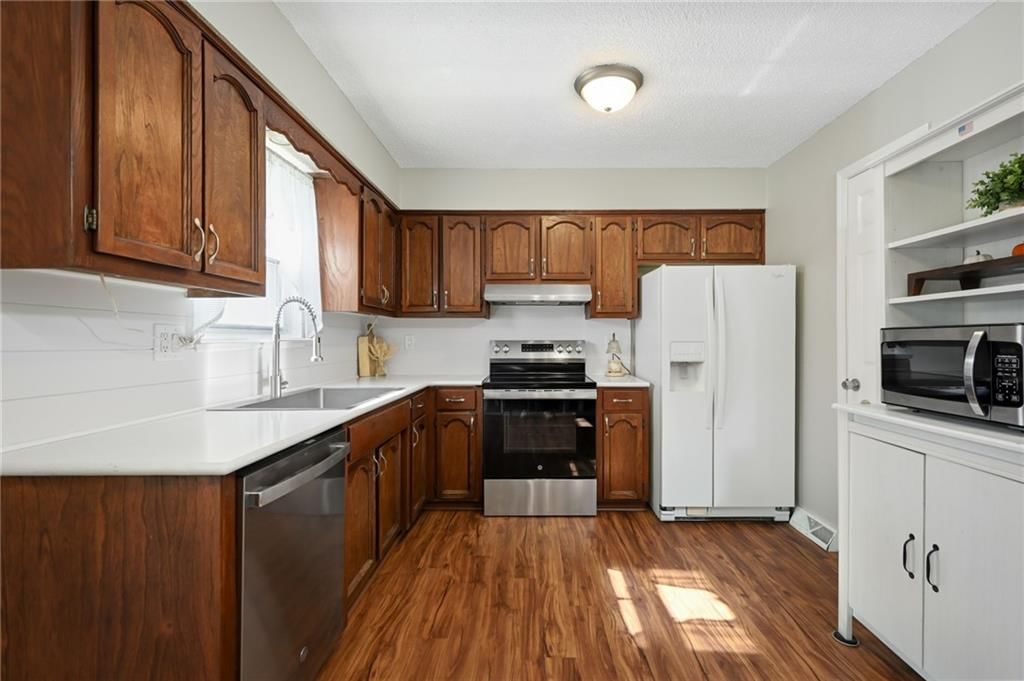 Photo 12 of 24 - 919 NE 114th Street, Kansas City, MO 64155