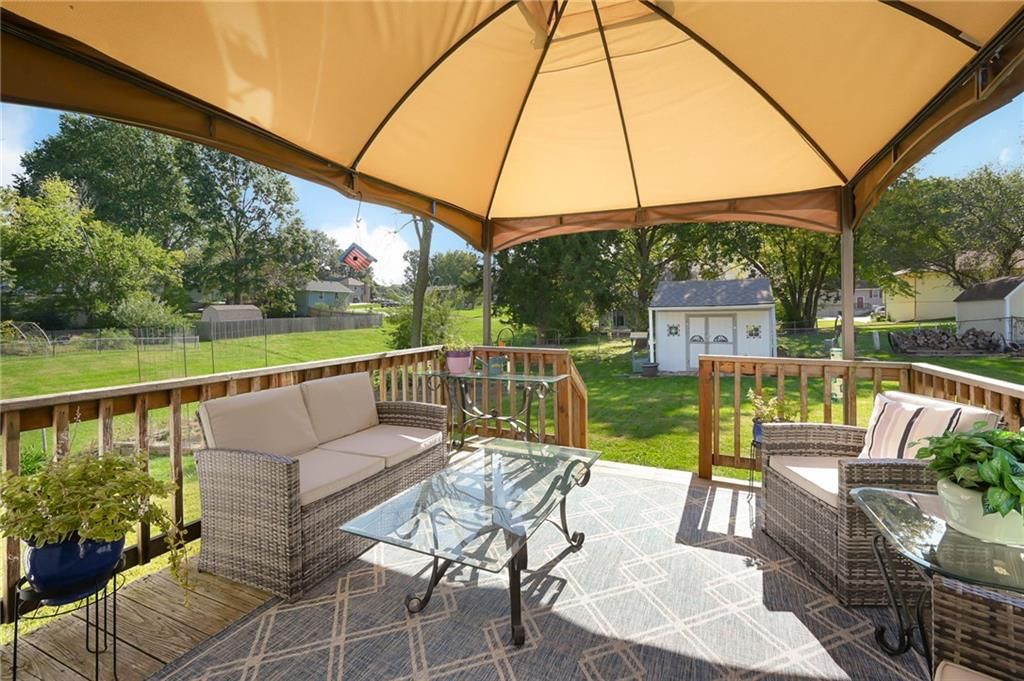 Photo 3 of 24 - 919 NE 114th Street, Kansas City, MO 64155