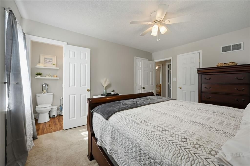 Photo 16 of 24 - 919 NE 114th Street, Kansas City, MO 64155