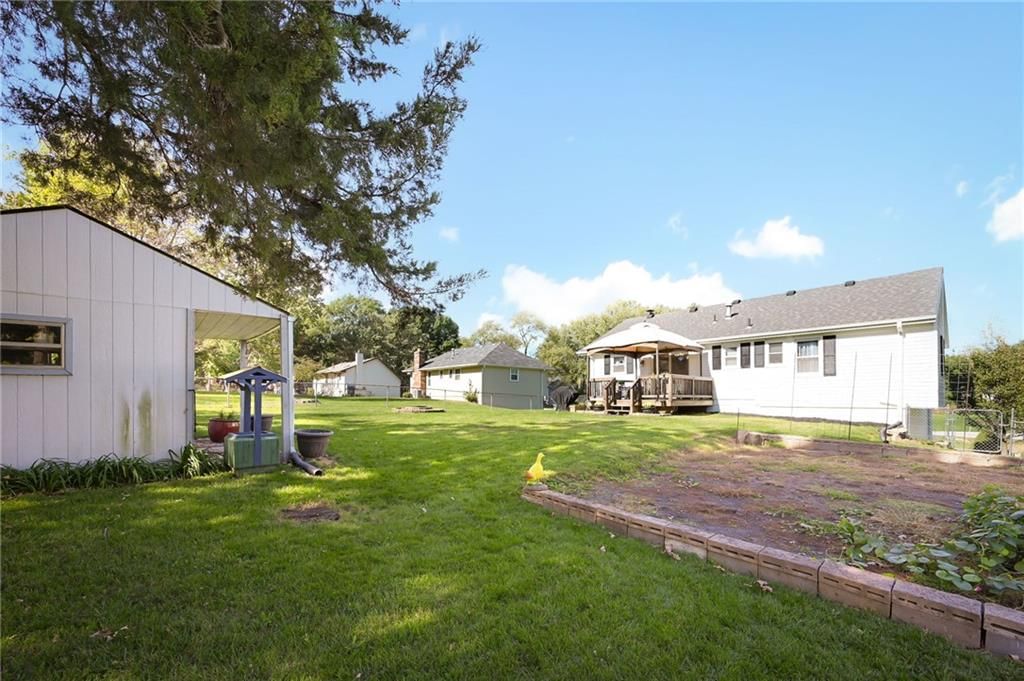 Photo 6 of 24 - 919 NE 114th Street, Kansas City, MO 64155