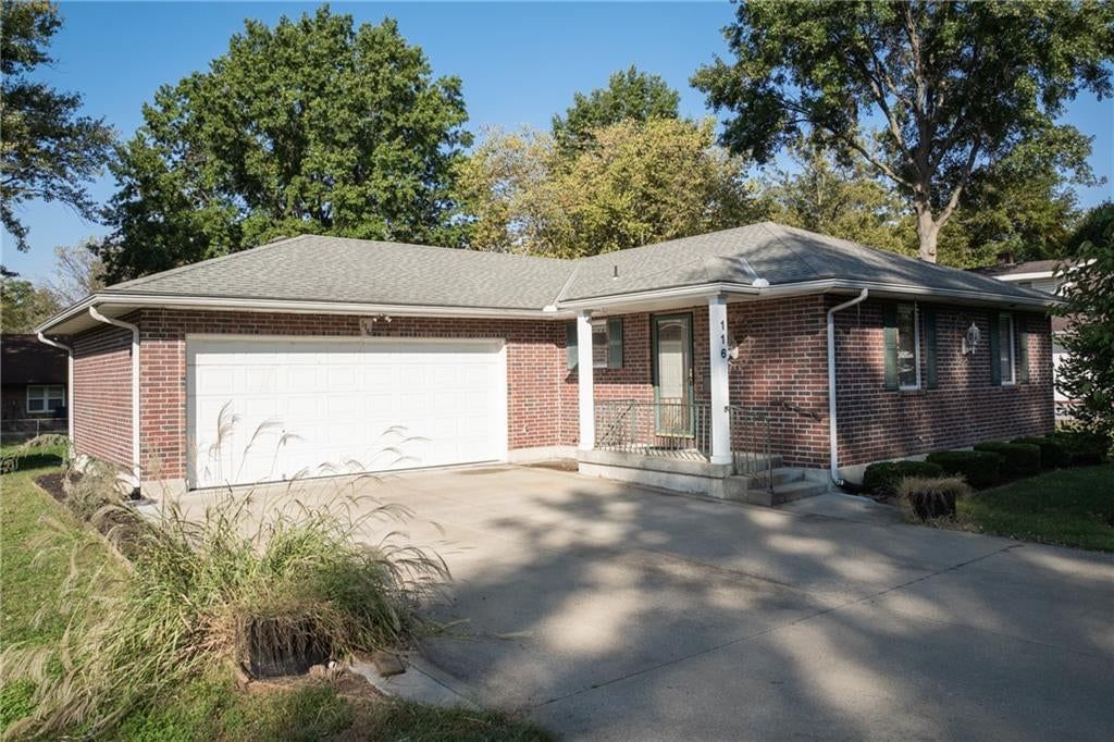 Photo 4 of 51 - 116 Sibley Street, Buckner, MO 64016
