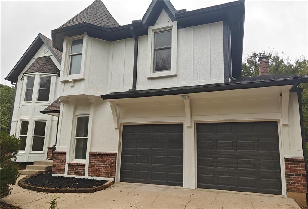 8206 Alden Street, Lenexa, KS