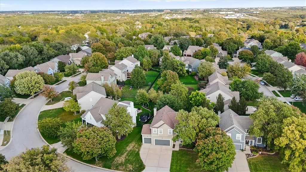 Photo 3 of 46 - 19821 W 96th Terrace, Lenexa, KS 66220