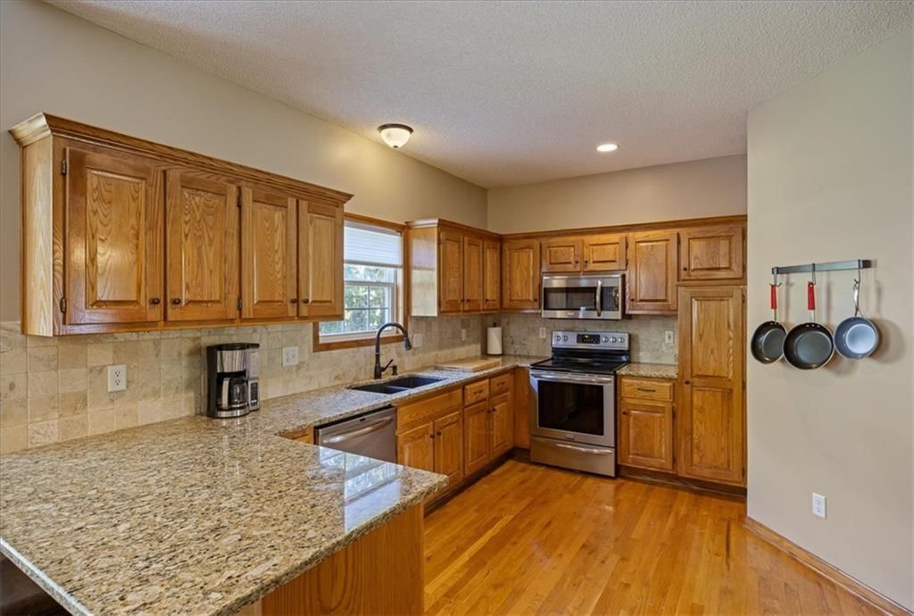 Photo 10 of 46 - 19821 W 96th Terrace, Lenexa, KS 66220