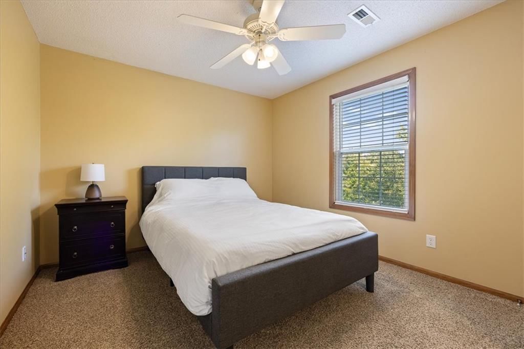 Photo 25 of 46 - 19821 W 96th Terrace, Lenexa, KS 66220