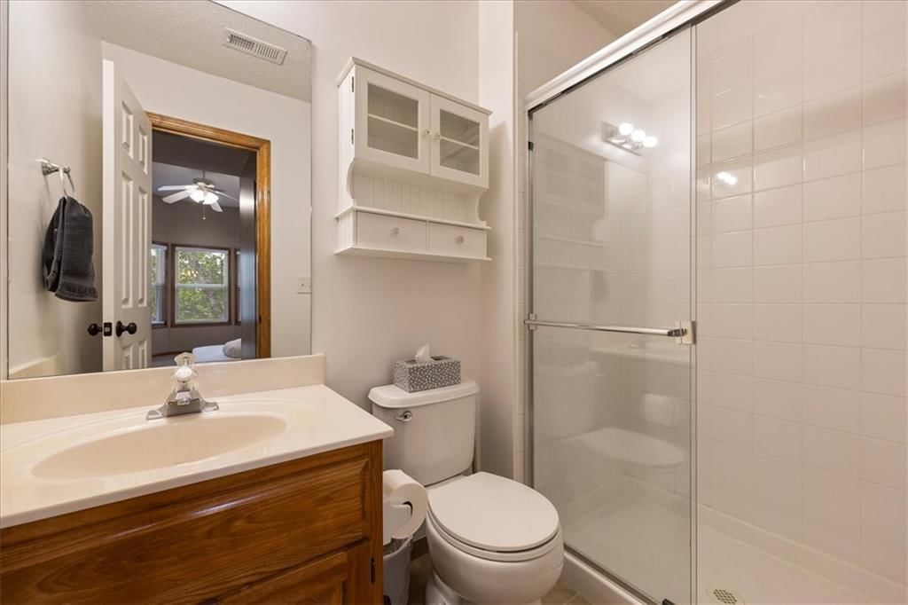 Photo 27 of 46 - 19821 W 96th Terrace, Lenexa, KS 66220