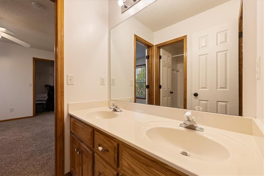 Photo 28 of 46 - 19821 W 96th Terrace, Lenexa, KS 66220