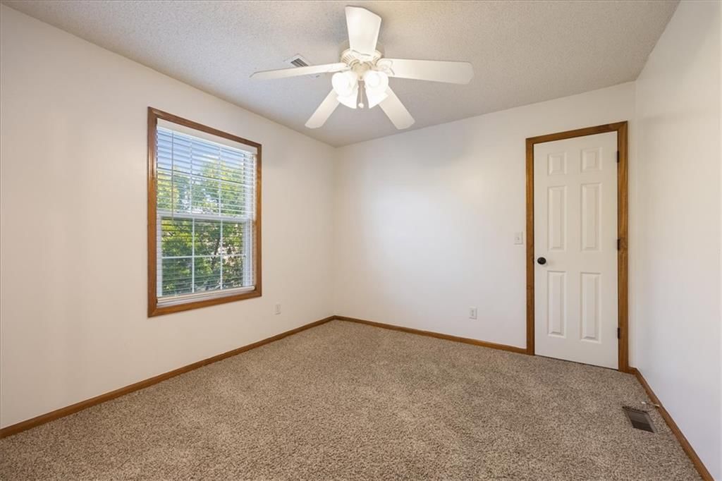 Photo 30 of 46 - 19821 W 96th Terrace, Lenexa, KS 66220