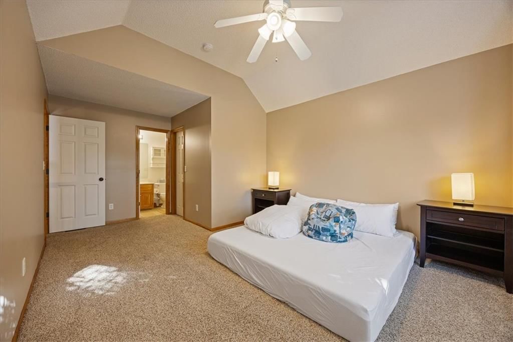 Photo 33 of 46 - 19821 W 96th Terrace, Lenexa, KS 66220