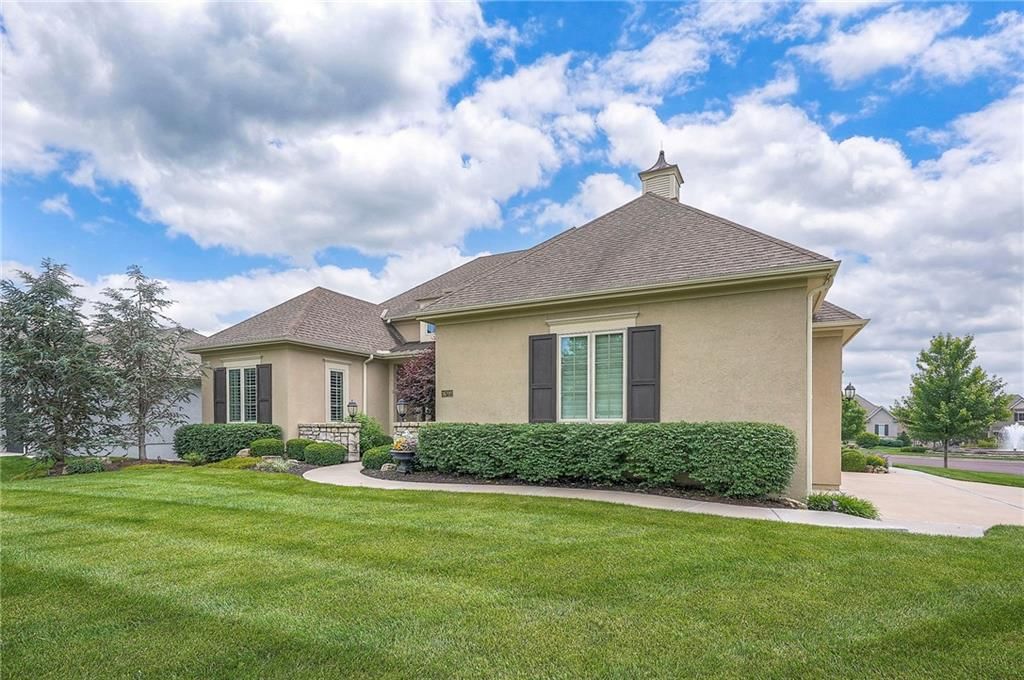 16700 Stearns Street, Overland Park, KS: listing photo 3