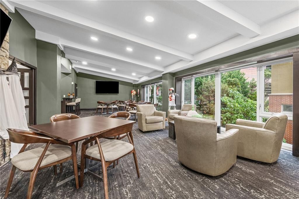 Photo 35 of 38 - 4545 Wornall Road #1109, Kansas City, MO 64111