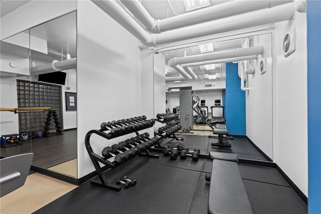 Photo 23 of 38 - 4545 Wornall Road #1109, Kansas City, MO 64111