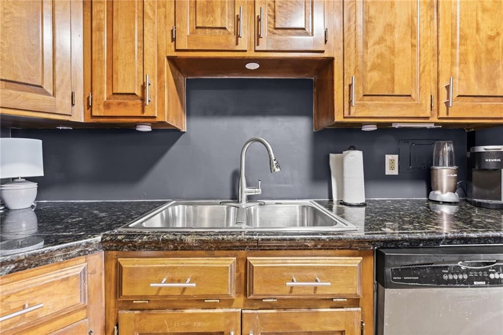 Photo 14 of 38 - 4545 Wornall Road #1109, Kansas City, MO 64111