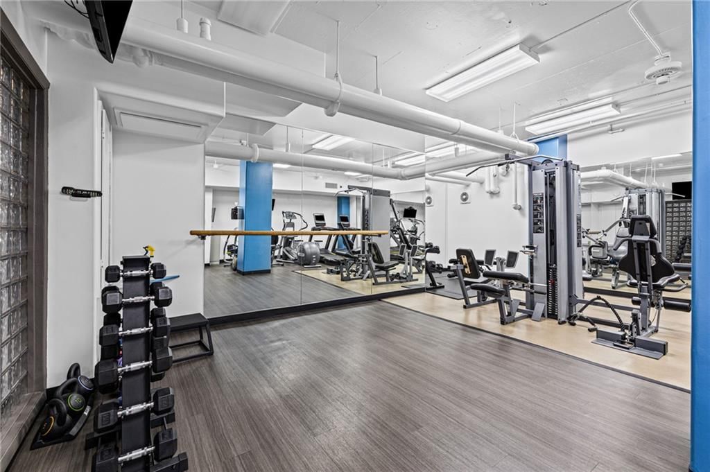 Home gym at 4545 Wornall Road #1109, Kansas City, MO 64111