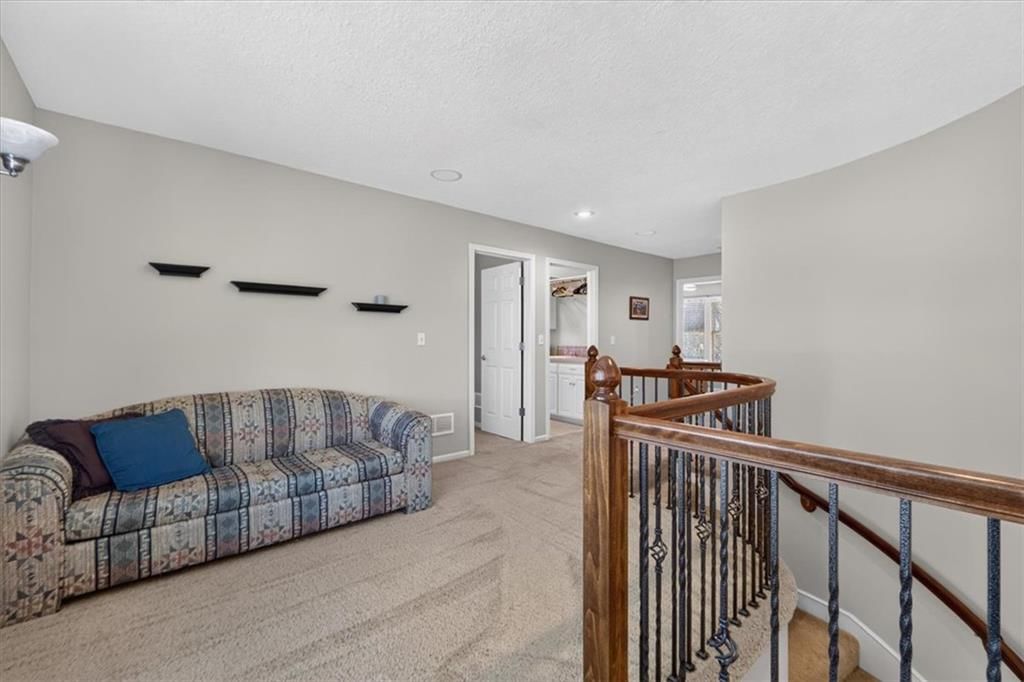Photo 23 of 62 - 35559 Metcalf Road, Louisburg, KS 66053