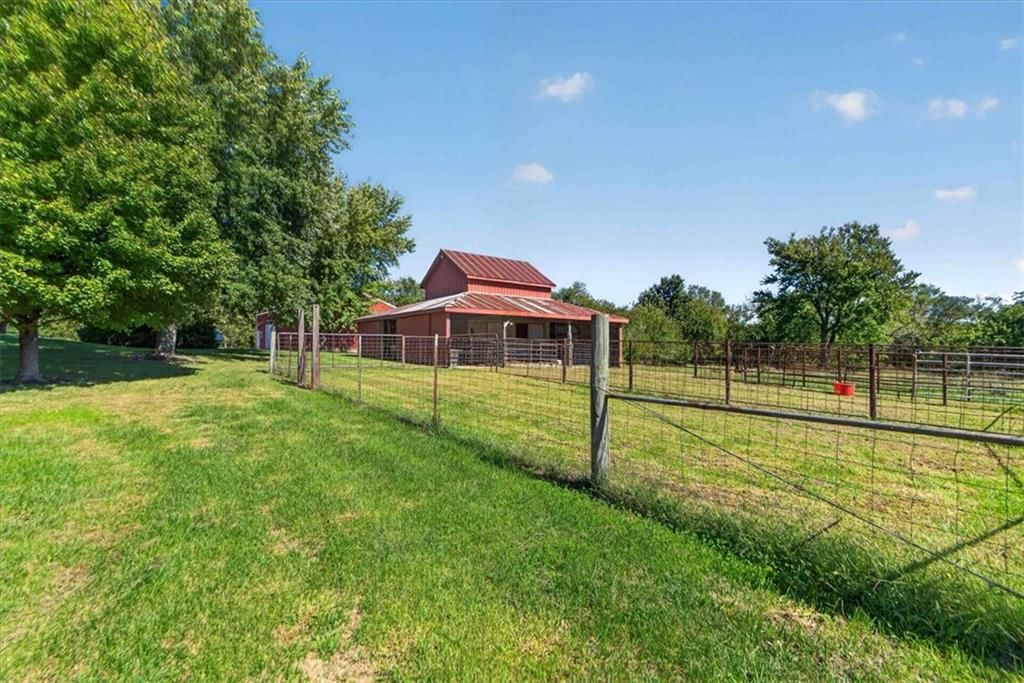 Photo 55 of 62 - 35559 Metcalf Road, Louisburg, KS 66053