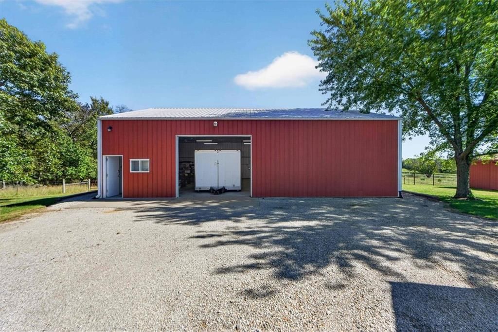 Photo 52 of 62 - 35559 Metcalf Road, Louisburg, KS 66053
