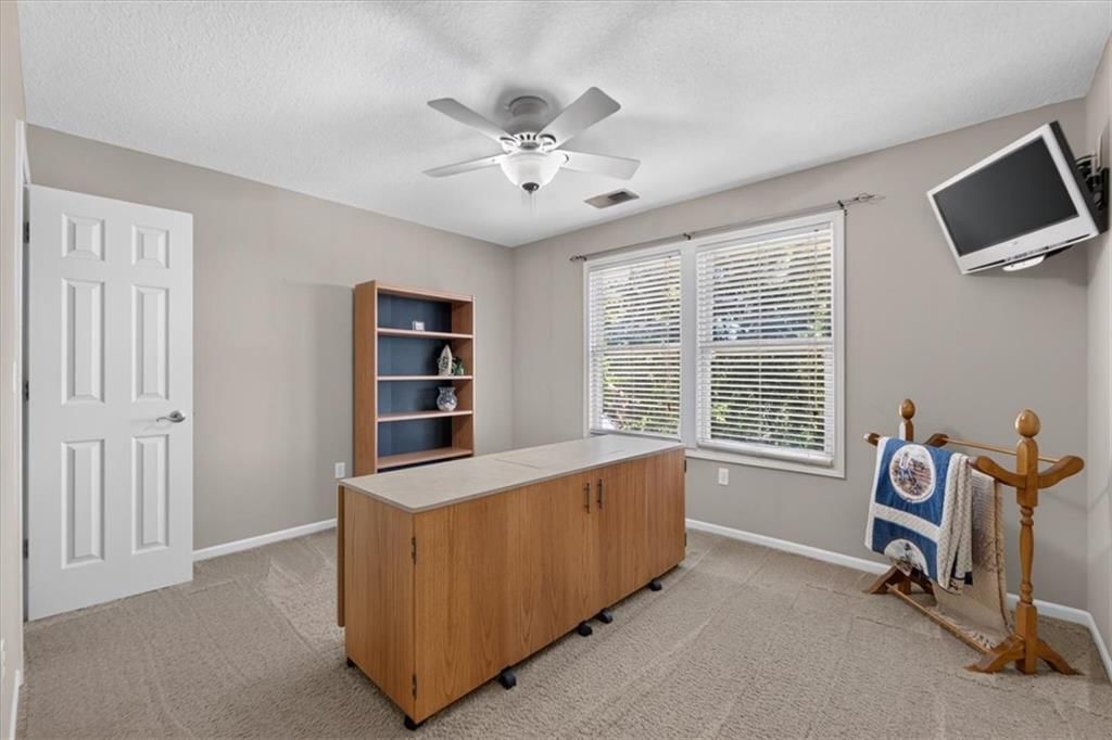 Photo 32 of 62 - 35559 Metcalf Road, Louisburg, KS 66053