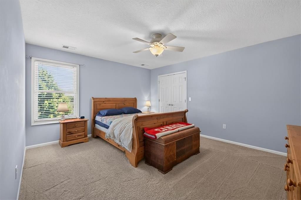 Photo 34 of 62 - 35559 Metcalf Road, Louisburg, KS 66053