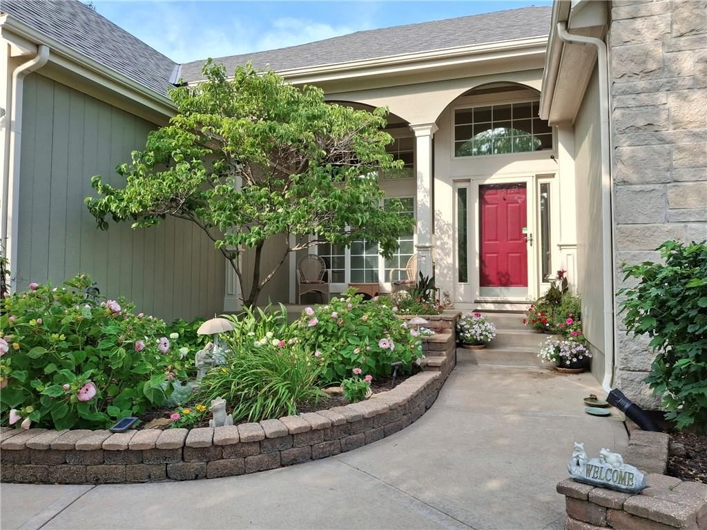 Concrete driveway at 8319 Laurelwood Street, Lenexa, KS 66219