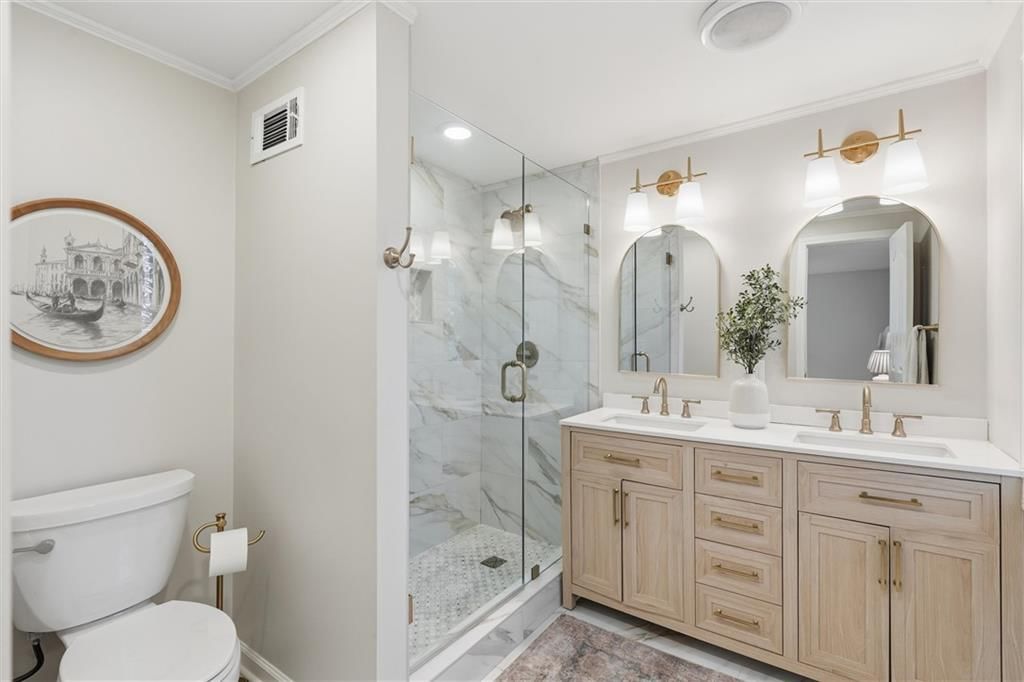 Photo 11: walk-in shower, 4717 W 77th Place, Prairie Village, KS 66208