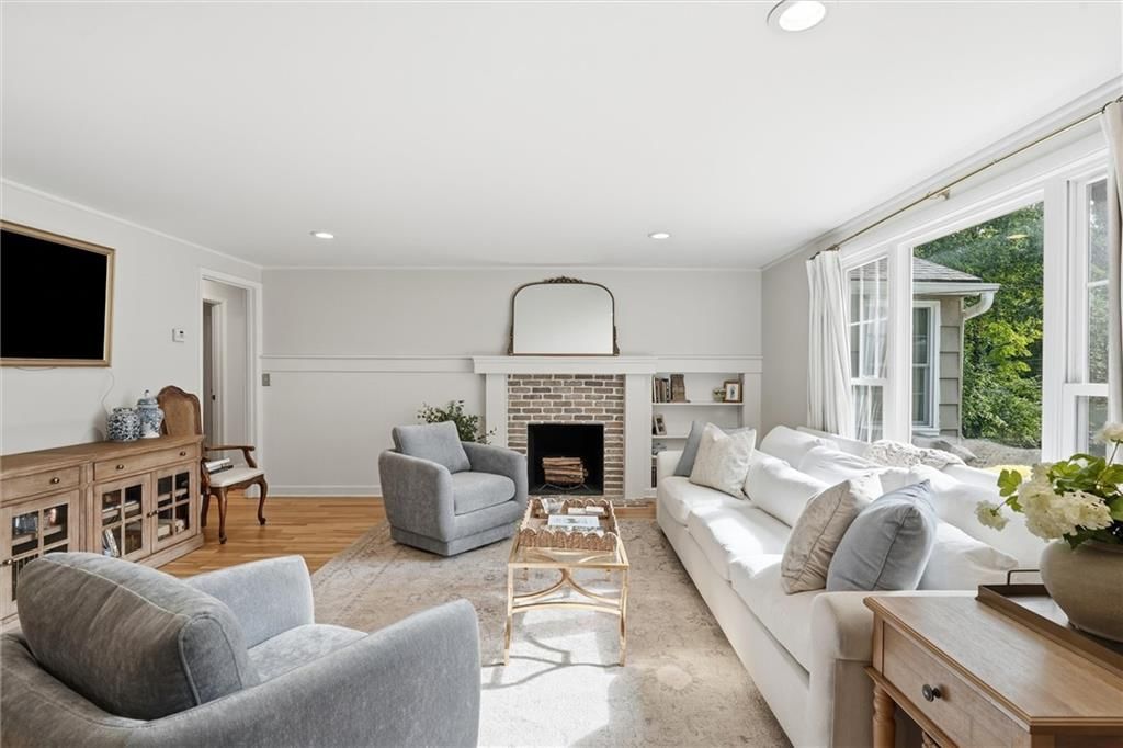 4717 W 77th Place, Prairie Village, KS: listing photo 3