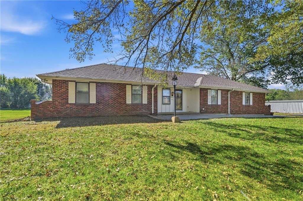 5905 E 210th Street, Belton, MO: listing photo 2