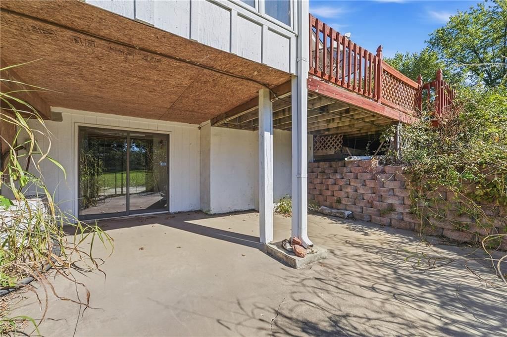Concrete patio at 5905 E 210th Street, Belton, MO 64012