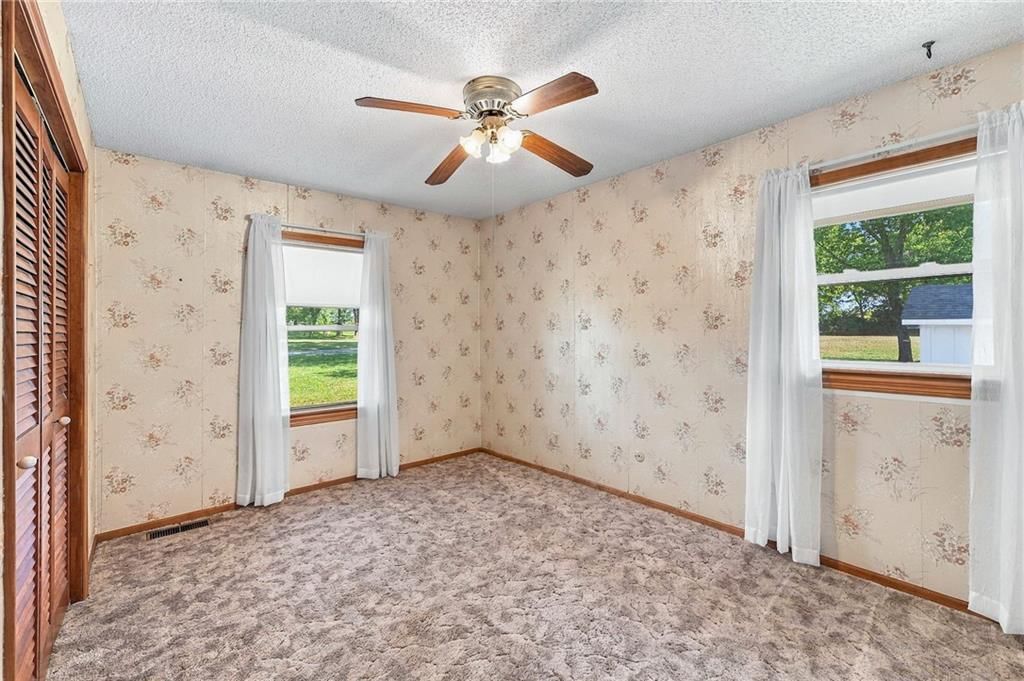Photo 24 of 47 - 5905 E 210th Street, Belton, MO 64012