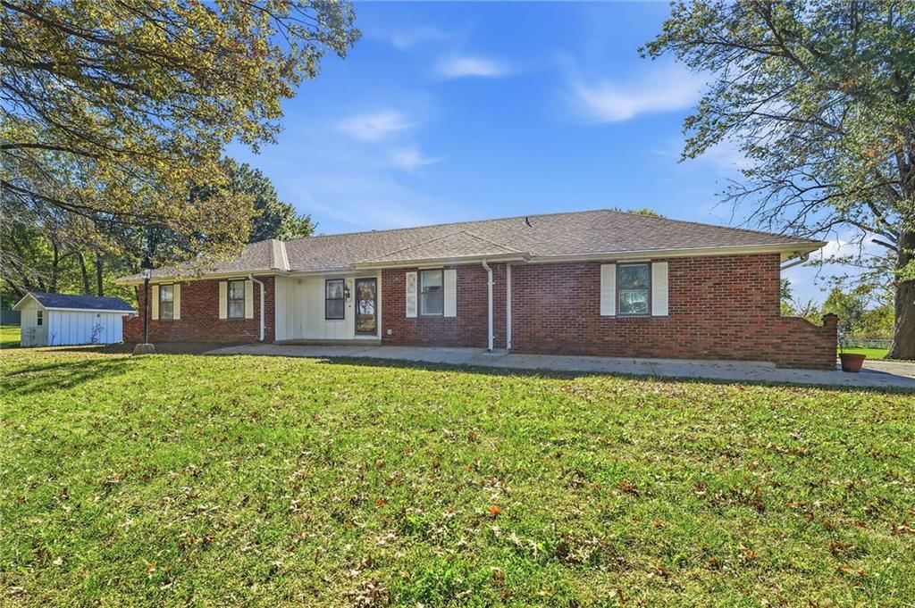 5905 E 210th Street, Belton, MO: listing photo 3