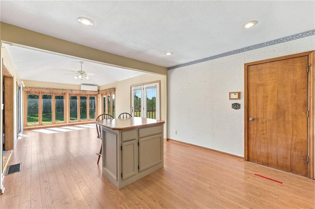 Photo 13 of 47 - 5905 E 210th Street, Belton, MO 64012