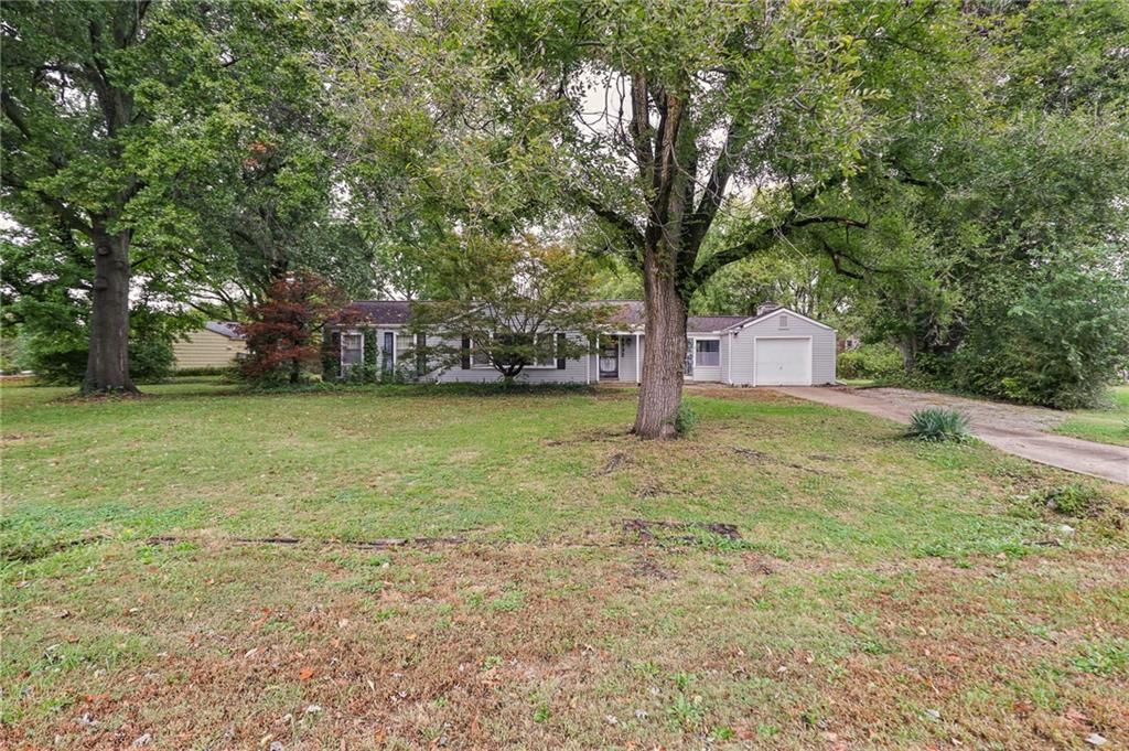 8932 E 66th Street, Raytown, MO: listing photo 3