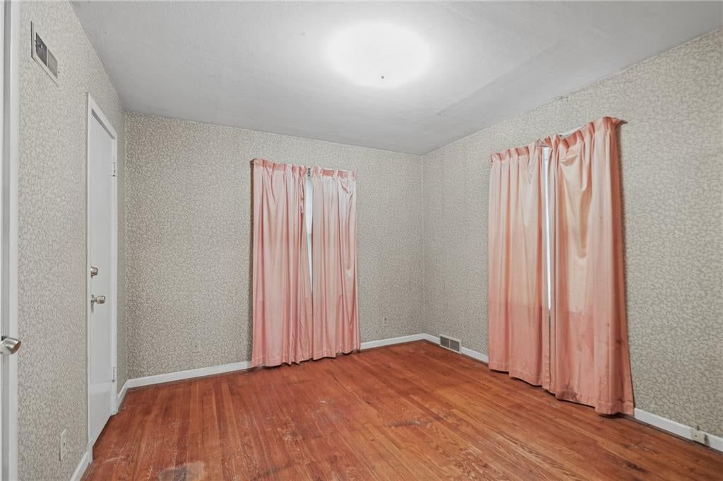 Photo 19 of 27 - 8932 E 66th Street, Raytown, MO 64133