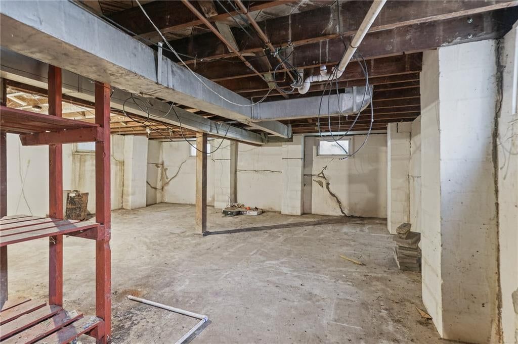 Photo 22 of 27 - 8932 E 66th Street, Raytown, MO 64133