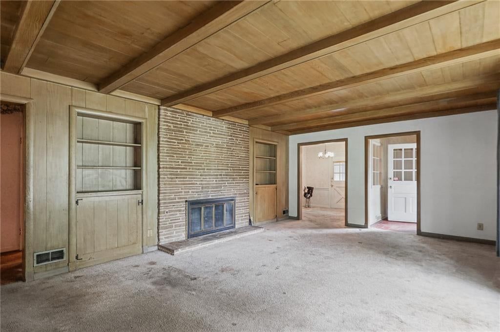 Photo 8 of 27 - 8932 E 66th Street, Raytown, MO 64133