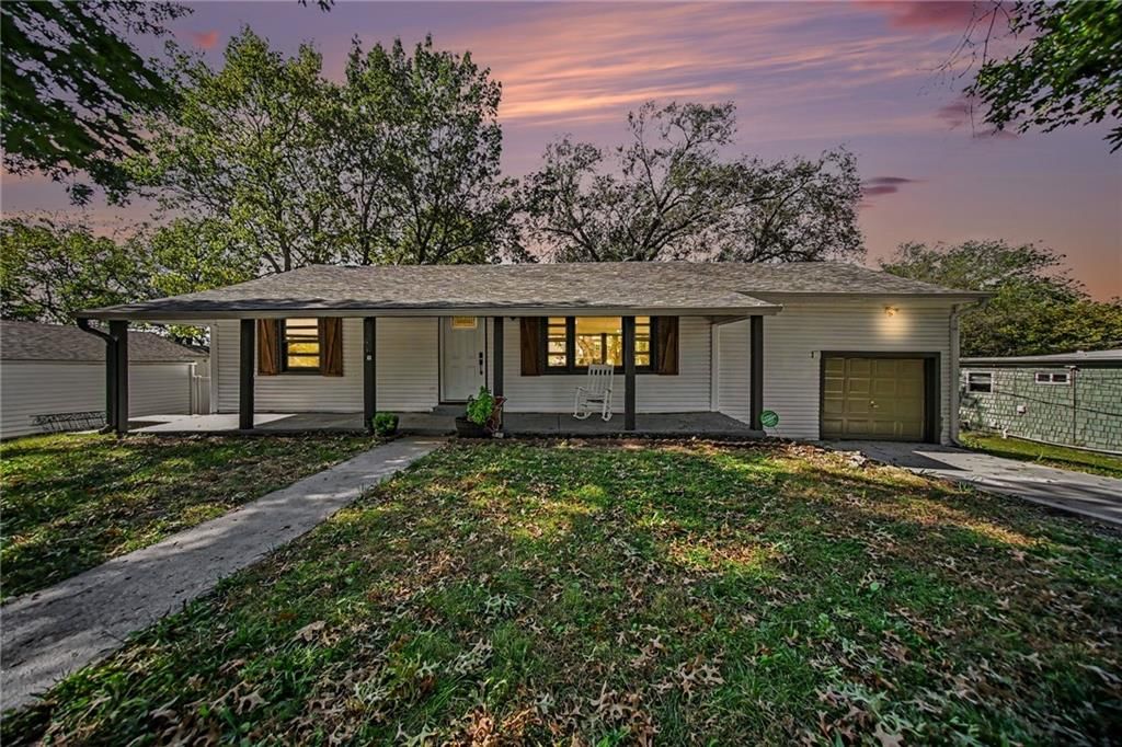 7844 SMALLEY Avenue, Kansas City, MO