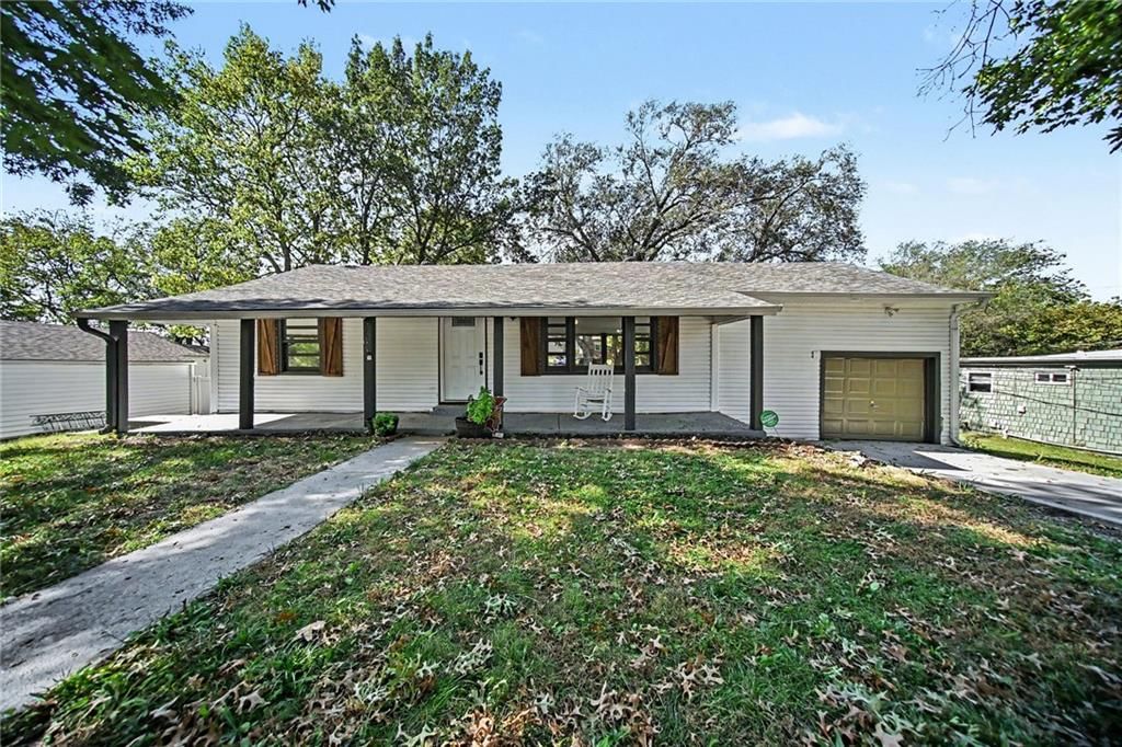 7844 SMALLEY Avenue, Kansas City, MO: listing photo 2