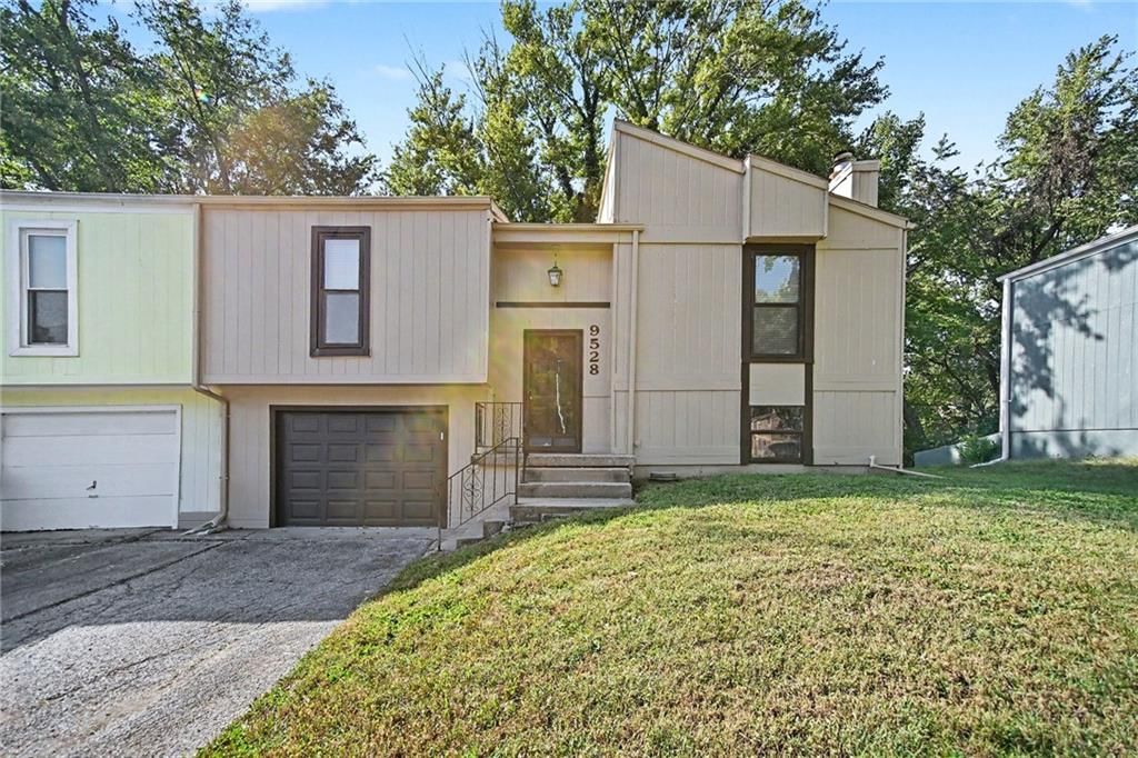 9528 Manning Avenue, Kansas City, MO: listing photo 2