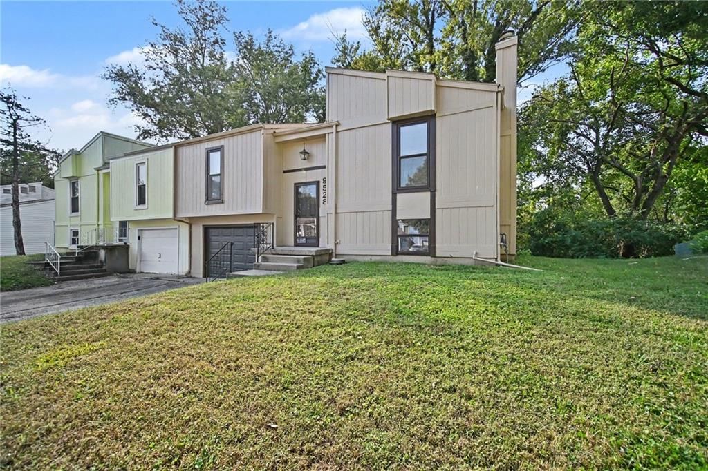 9528 Manning Avenue, Kansas City, MO: listing photo 3