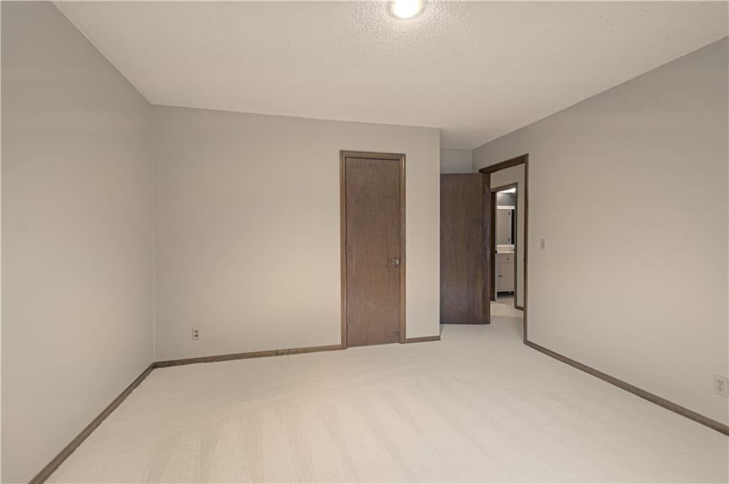 Photo 21 of 33 - 9835 W 101st Street, Overland Park, KS 66212