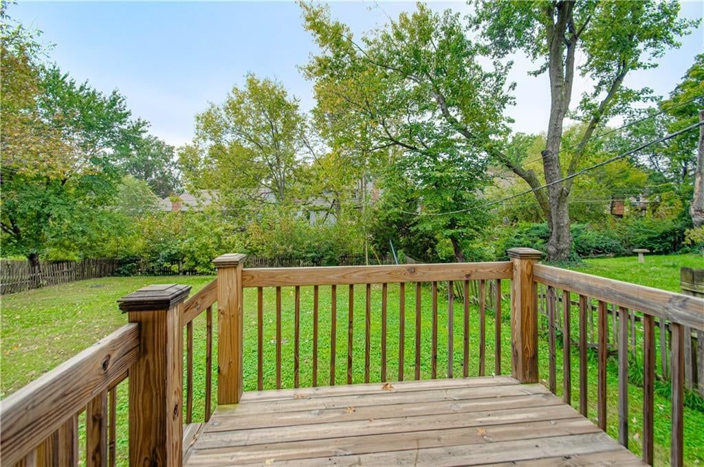 Photo 30 of 33 - 9835 W 101st Street, Overland Park, KS 66212