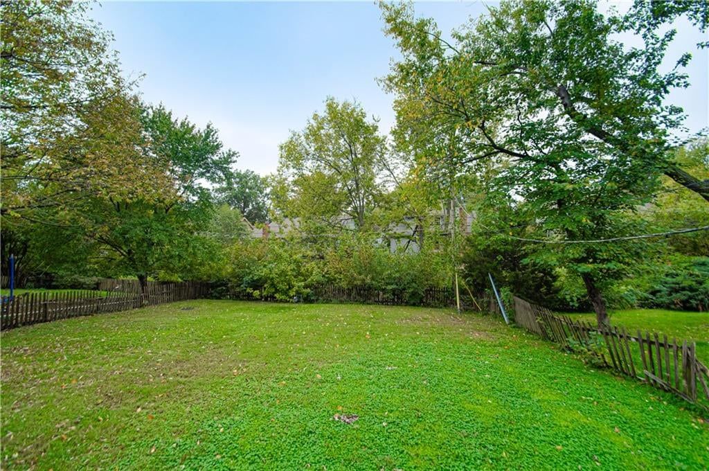Photo 31 of 33 - 9835 W 101st Street, Overland Park, KS 66212